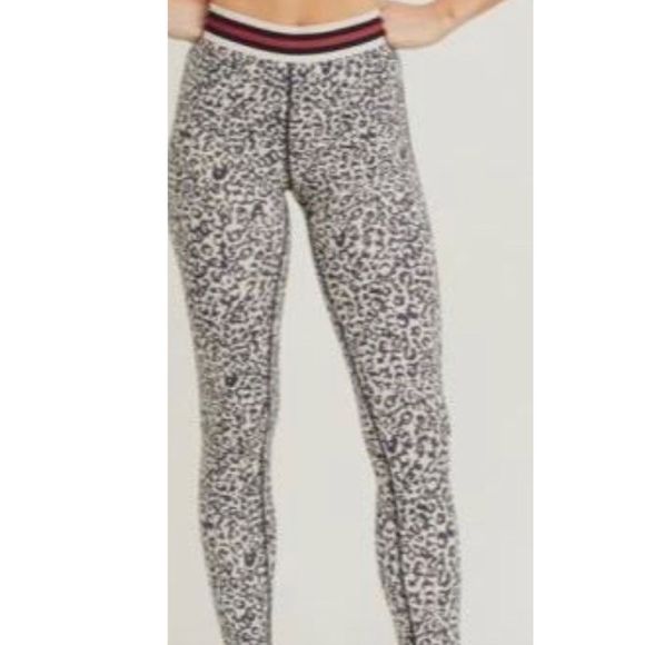 LEOPARD Tummy Control High Waist Leggings & Sports Bra Set - Picture 4 of 10